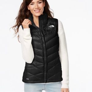 Womens North Face Vest 550. Size medium